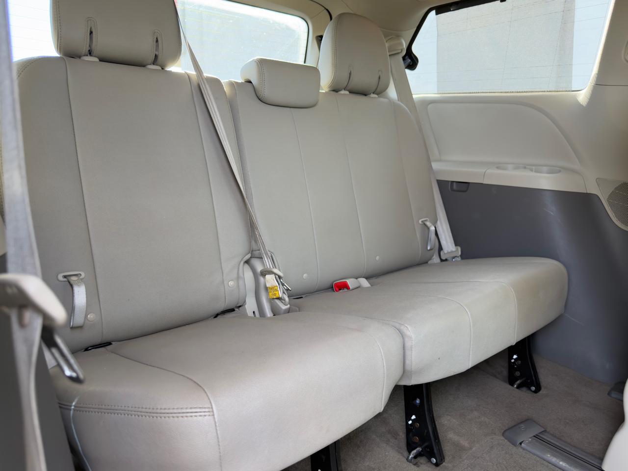 Toyota Sienna Limited Premium AWD 7-Passenger (Natl) 2017