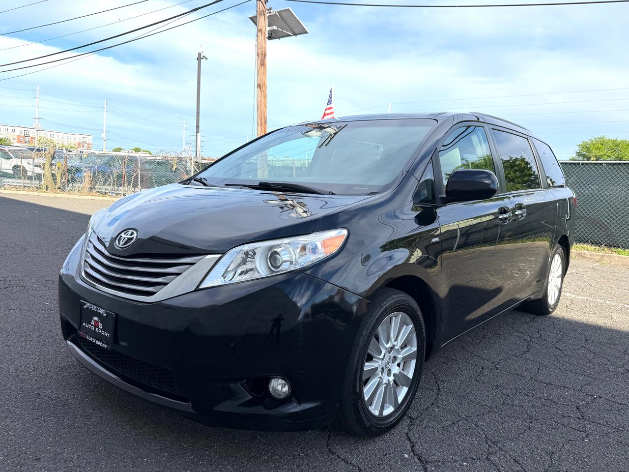 Toyota Sienna Limited Premium AWD 7-Passenger (Natl) 2017