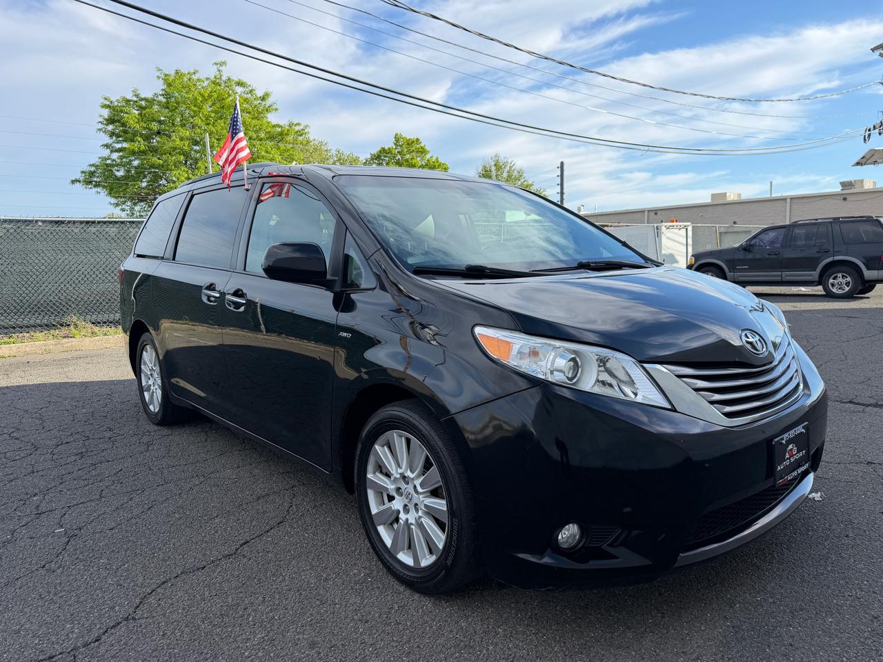Toyota Sienna Limited Premium AWD 7-Passenger (Natl) 2017