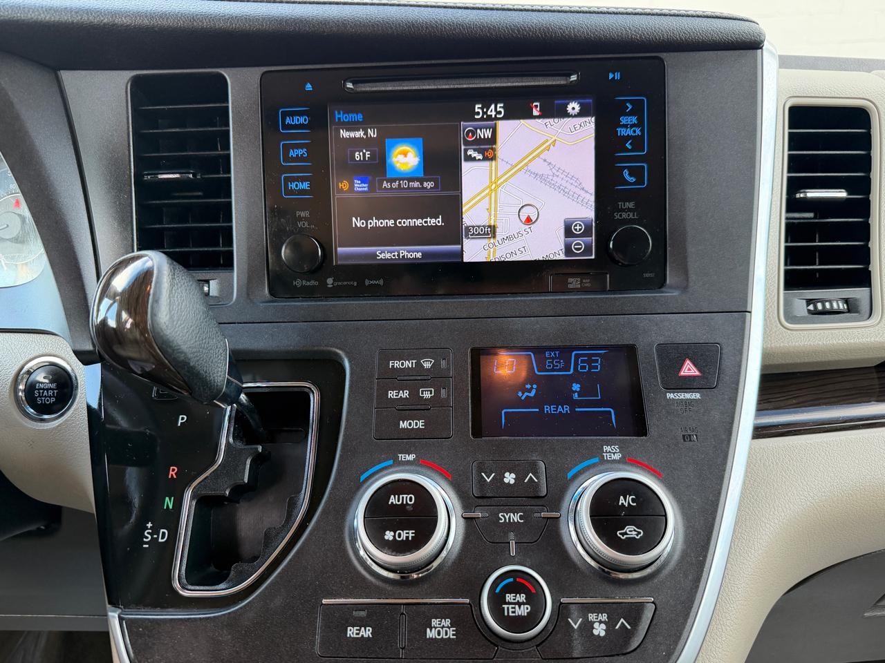 Toyota Sienna Limited Premium AWD 7-Passenger (Natl) 2017