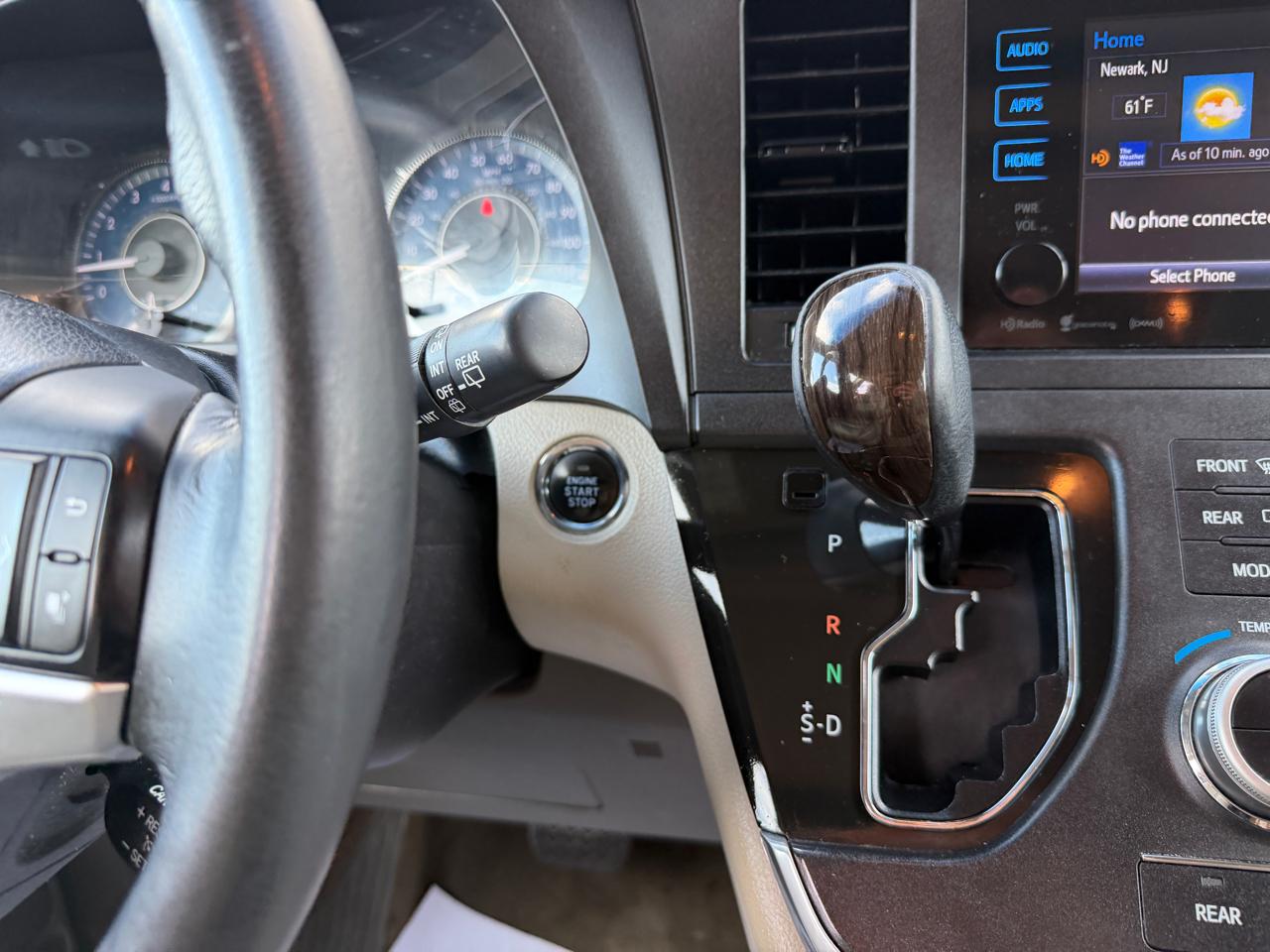 Toyota Sienna Limited Premium AWD 7-Passenger (Natl) 2017