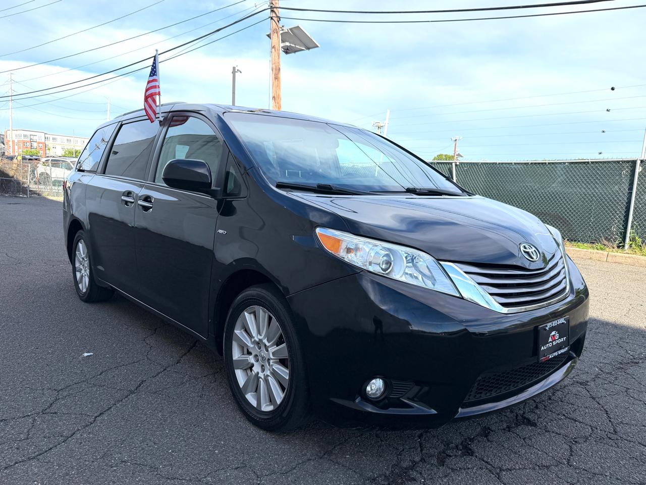 2017 Toyota Sienna Limited Premium AWD 7-Passenger (Natl)