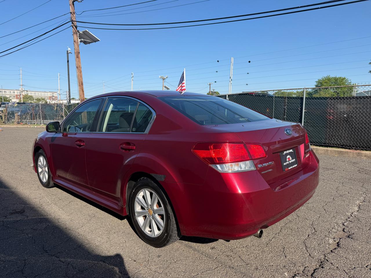Subaru Legacy 4dr Sdn H4 Auto 2.5i 2012
