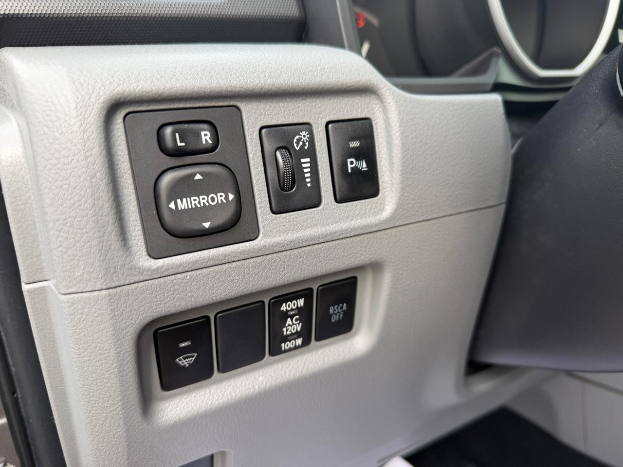 Toyota 4Runner 4dr SR5 V6 Auto 4WD (Natl) 2012