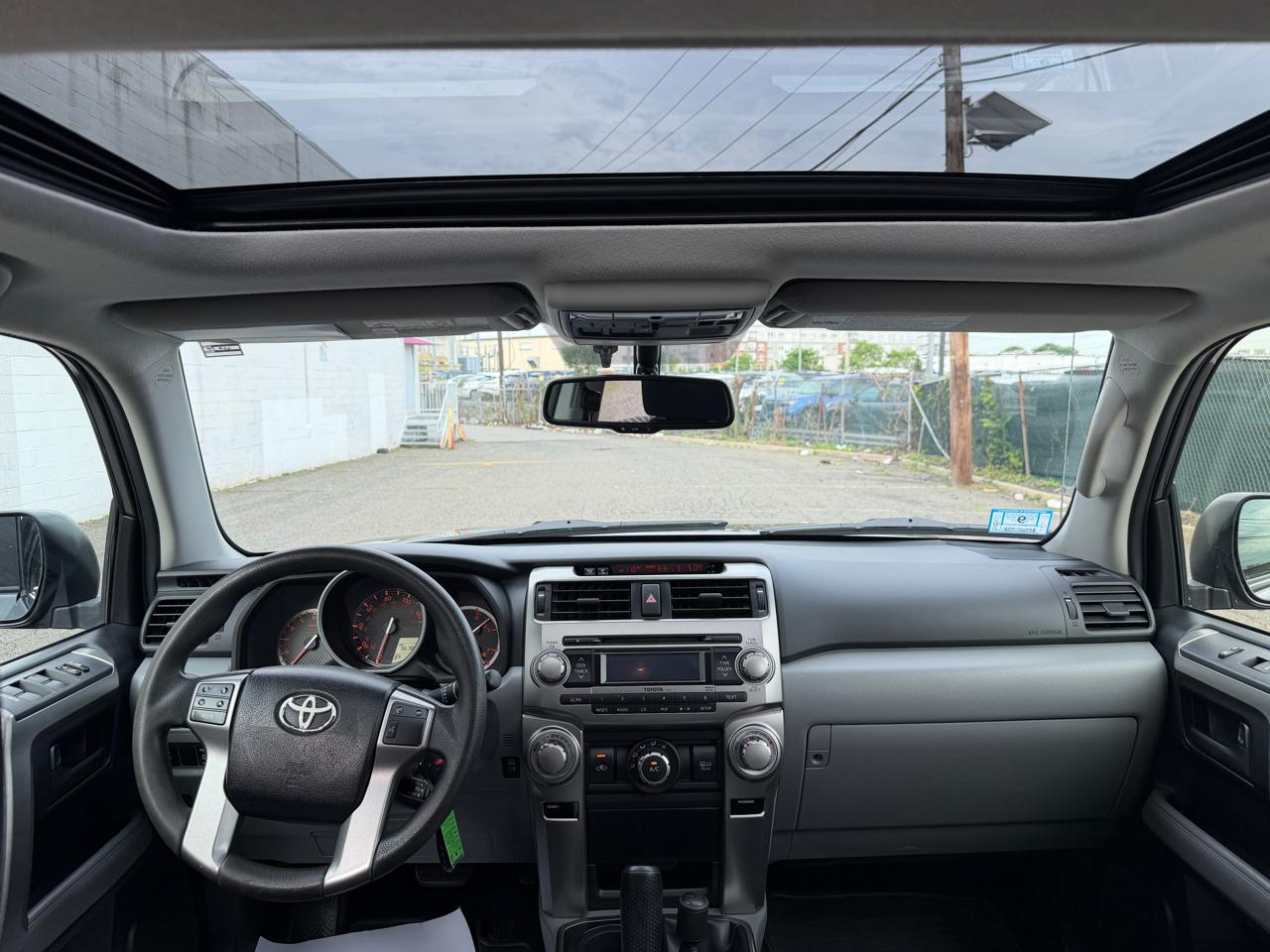 Toyota 4Runner 4dr SR5 V6 Auto 4WD (Natl) 2012
