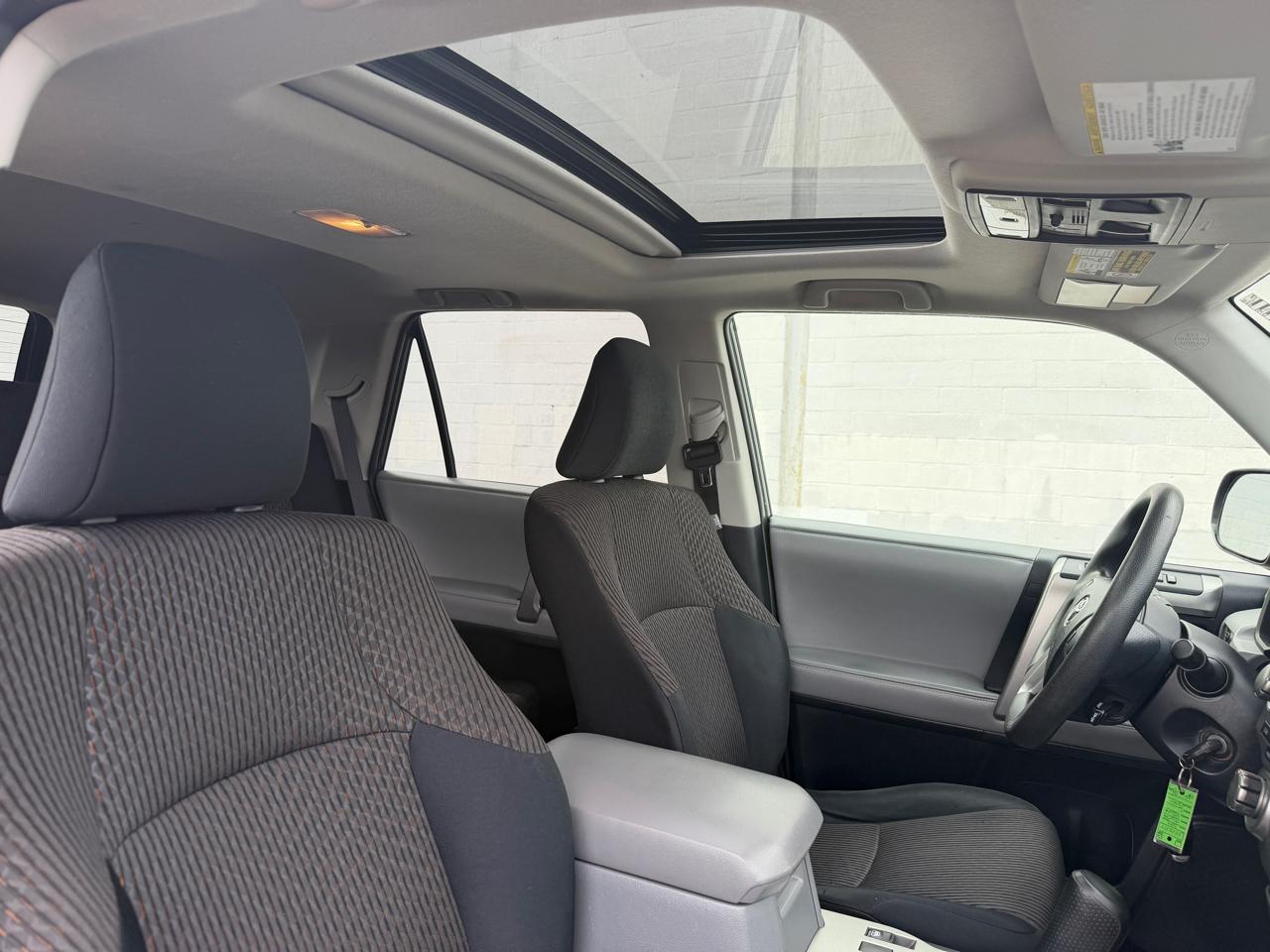 Toyota 4Runner 4dr SR5 V6 Auto 4WD (Natl) 2012