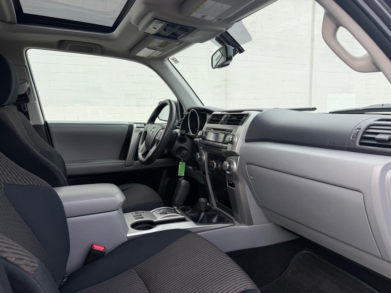 Toyota 4Runner 4dr SR5 V6 Auto 4WD (Natl) 2012