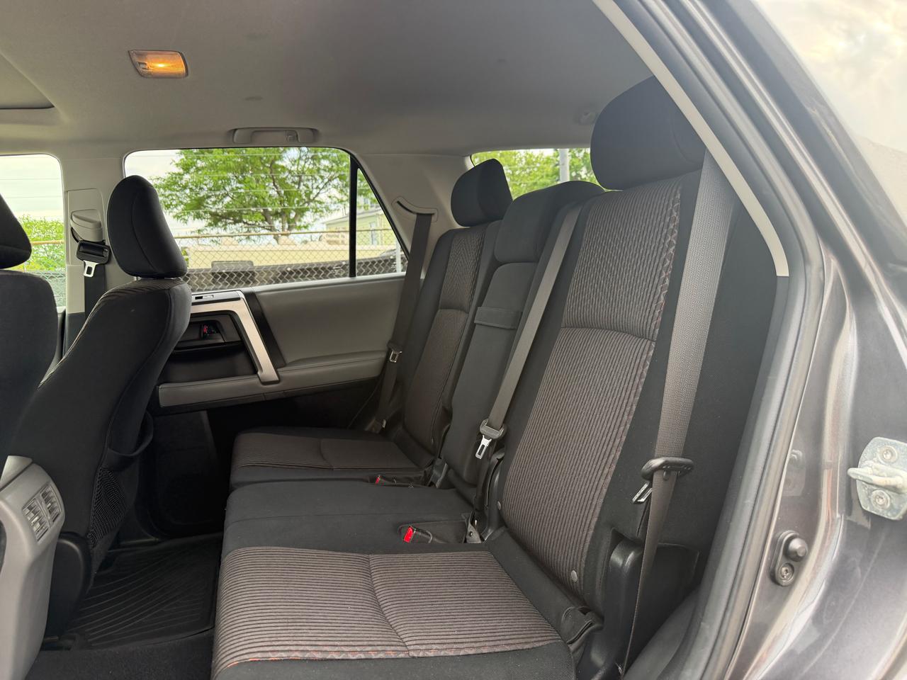 Toyota 4Runner 4dr SR5 V6 Auto 4WD (Natl) 2012