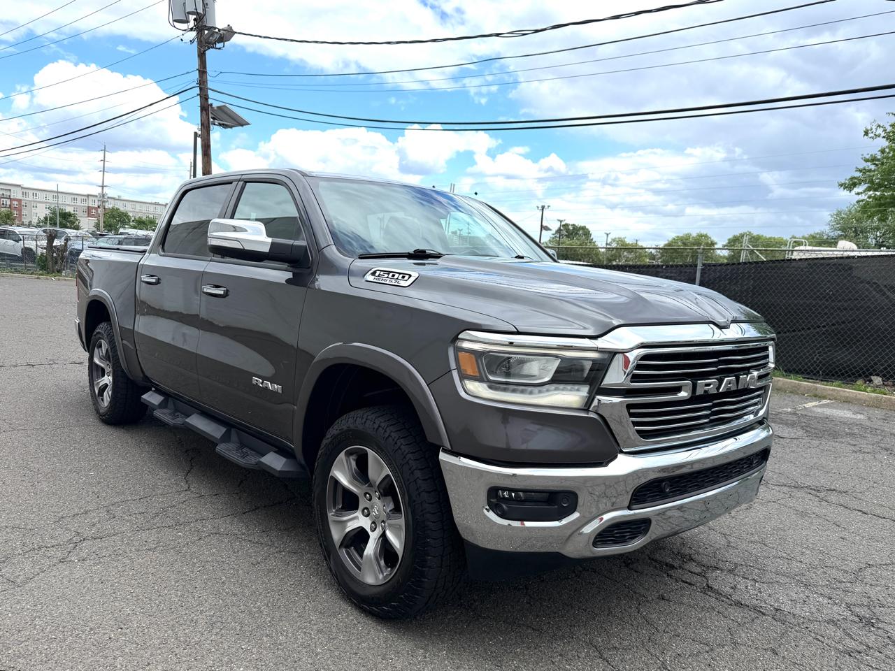 2019 RAM 1500 Laramie 4x4 Crew Cab 5'7" Box