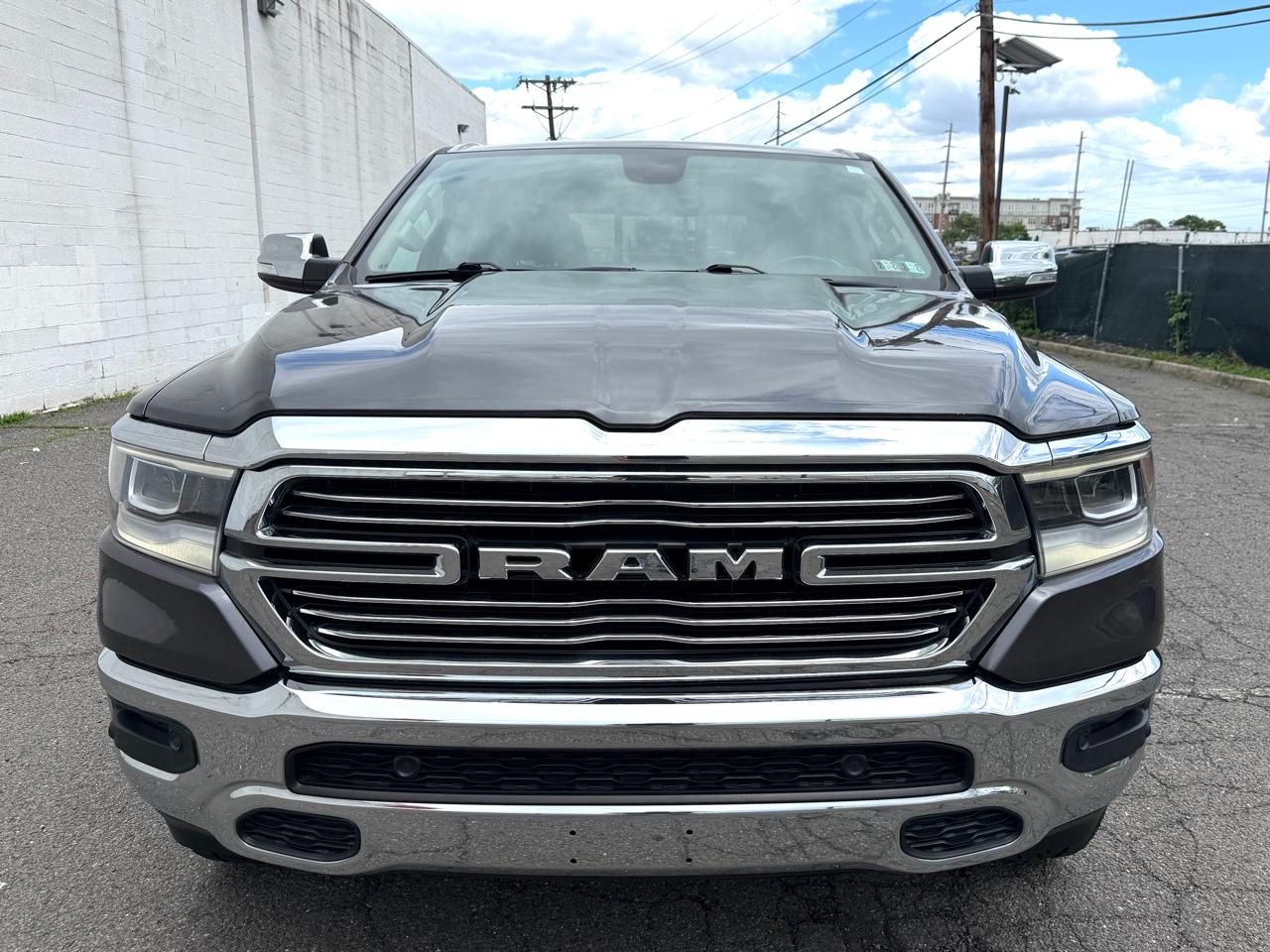 RAM 1500 Laramie 4x4 Crew Cab 5'7" Box 2019
