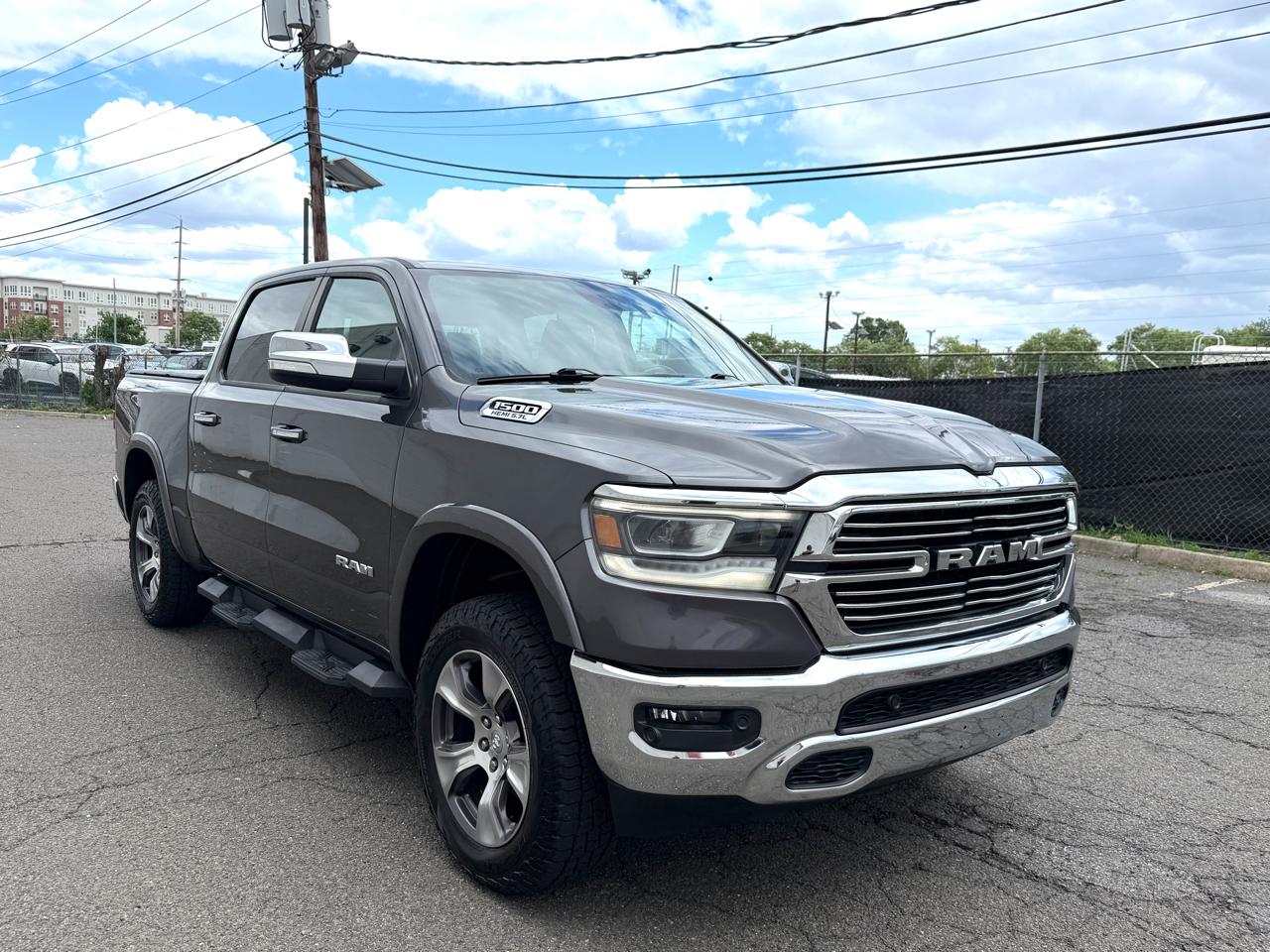 RAM 1500 Laramie 4x4 Crew Cab 5'7" Box 2019