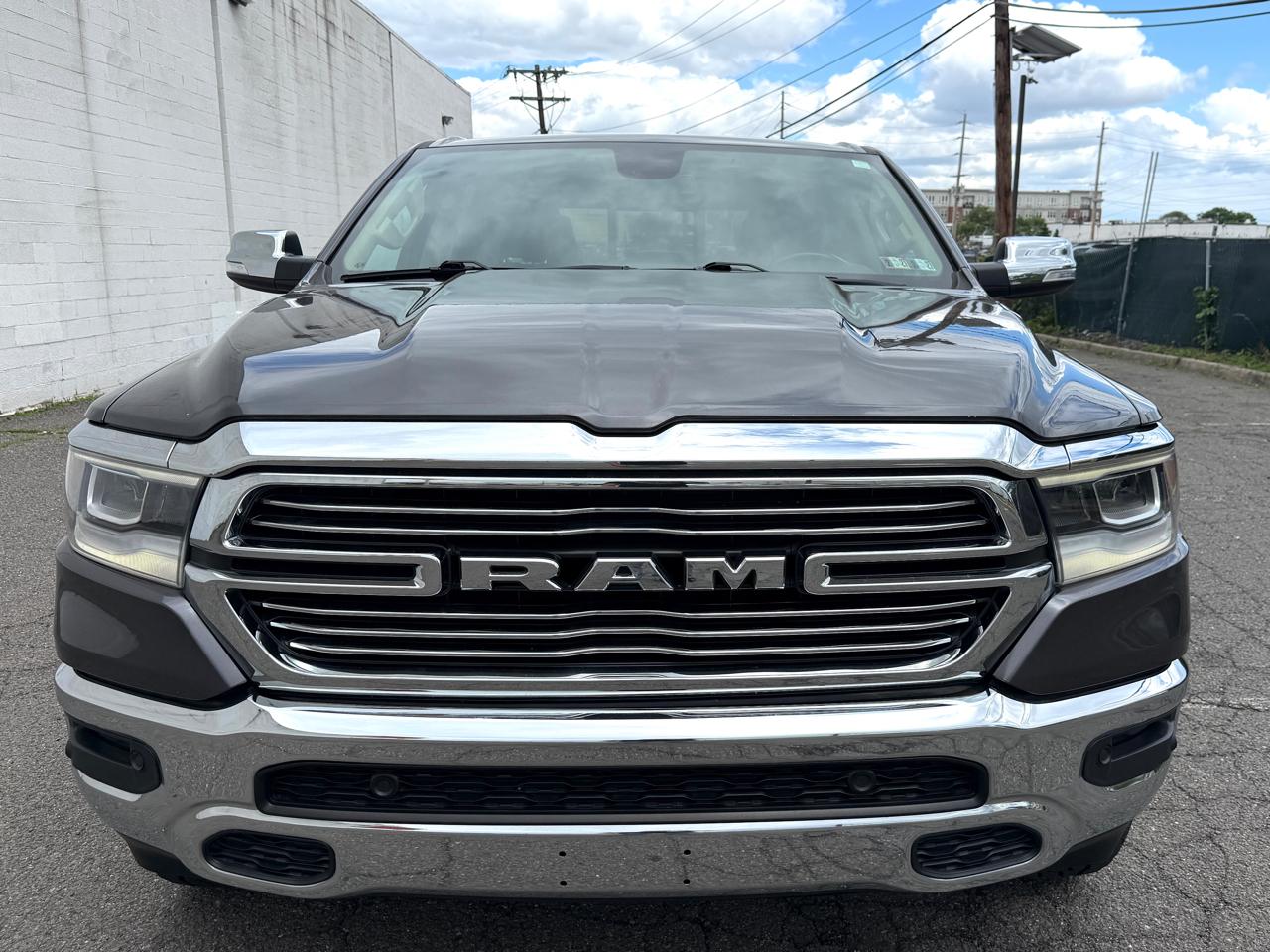 RAM 1500 Laramie 4x4 Crew Cab 5'7" Box 2019
