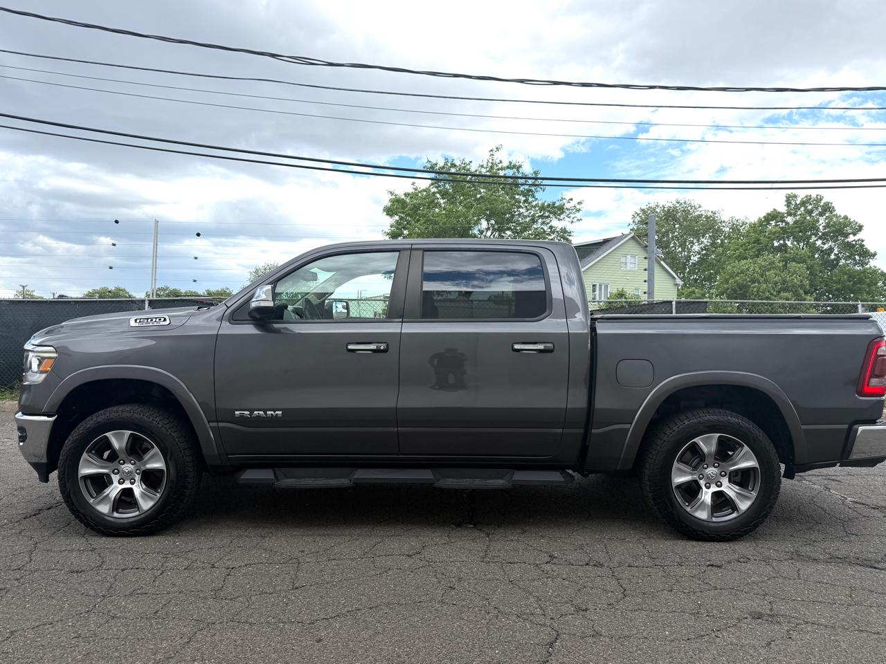 RAM 1500 Laramie 4x4 Crew Cab 5'7" Box 2019