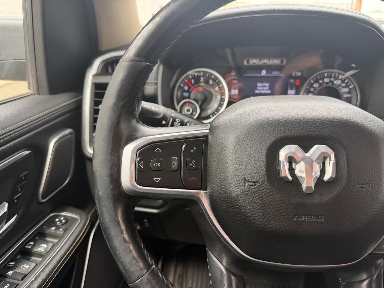 RAM 1500 Laramie 4x4 Crew Cab 5'7" Box 2019
