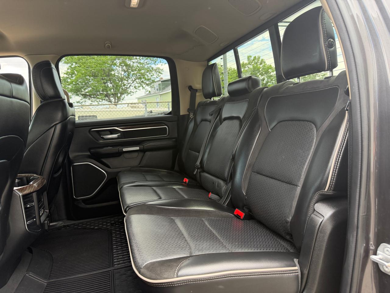 RAM 1500 Laramie 4x4 Crew Cab 5'7" Box 2019