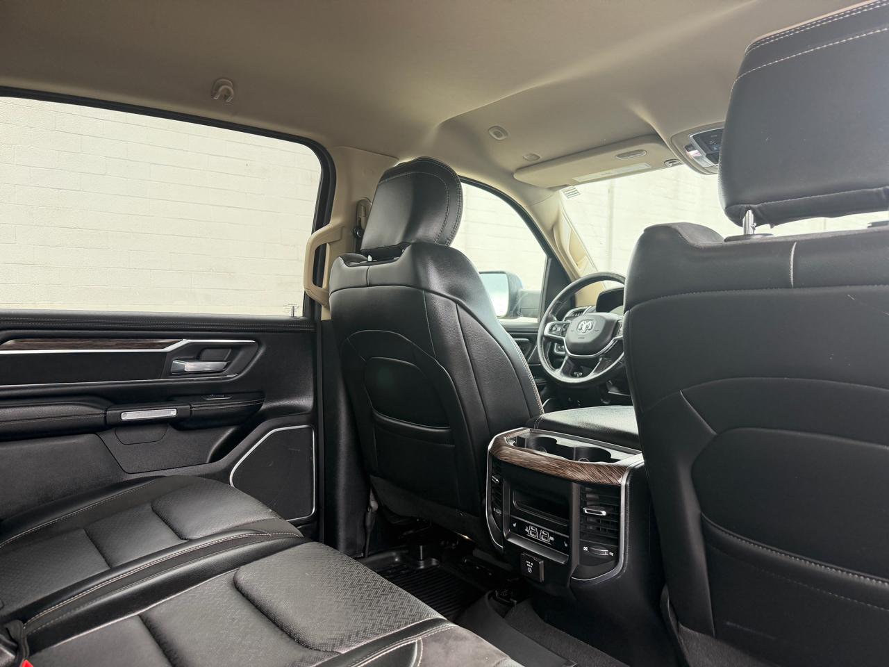 RAM 1500 Laramie 4x4 Crew Cab 5'7" Box 2019