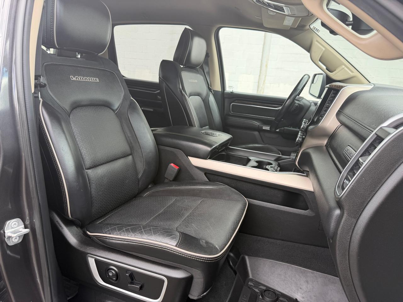 RAM 1500 Laramie 4x4 Crew Cab 5'7" Box 2019