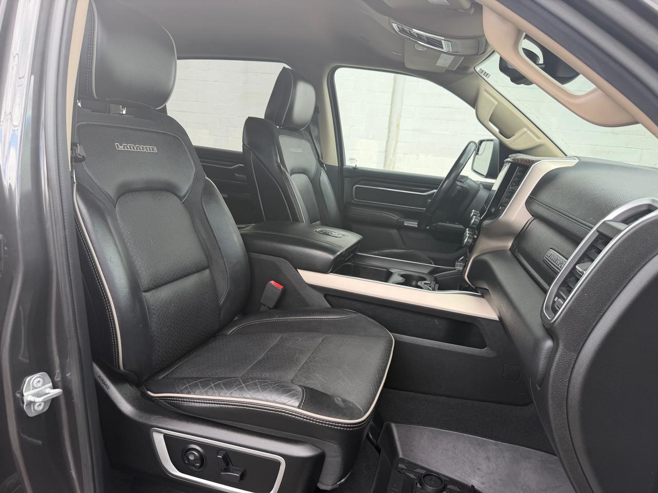 RAM 1500 Laramie 4x4 Crew Cab 5'7" Box 2019