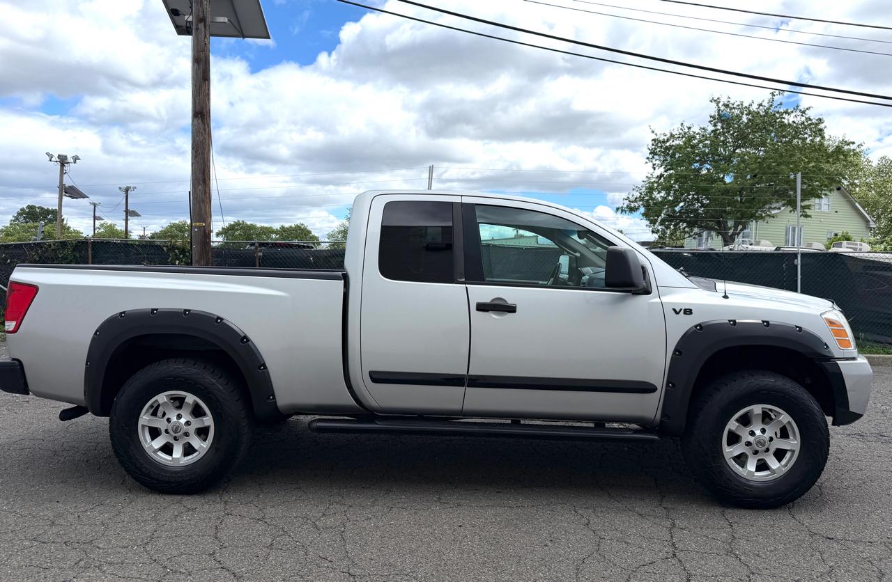 Nissan Titan LE King Cab 4WD 2004