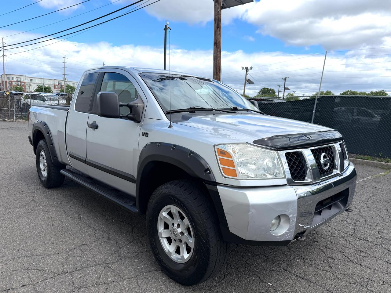 Nissan Titan LE King Cab 4WD 2004