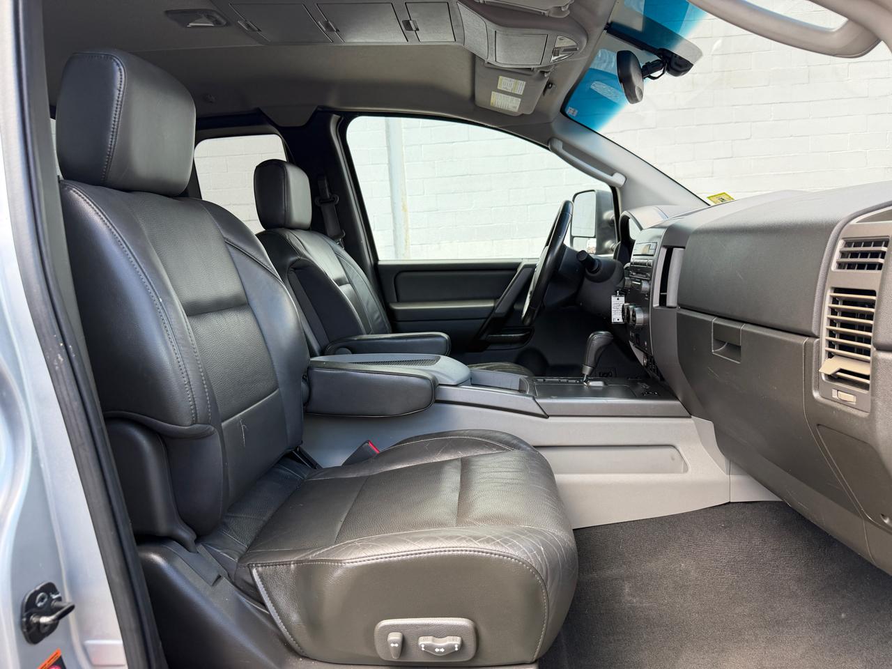 Nissan Titan LE King Cab 4WD 2004