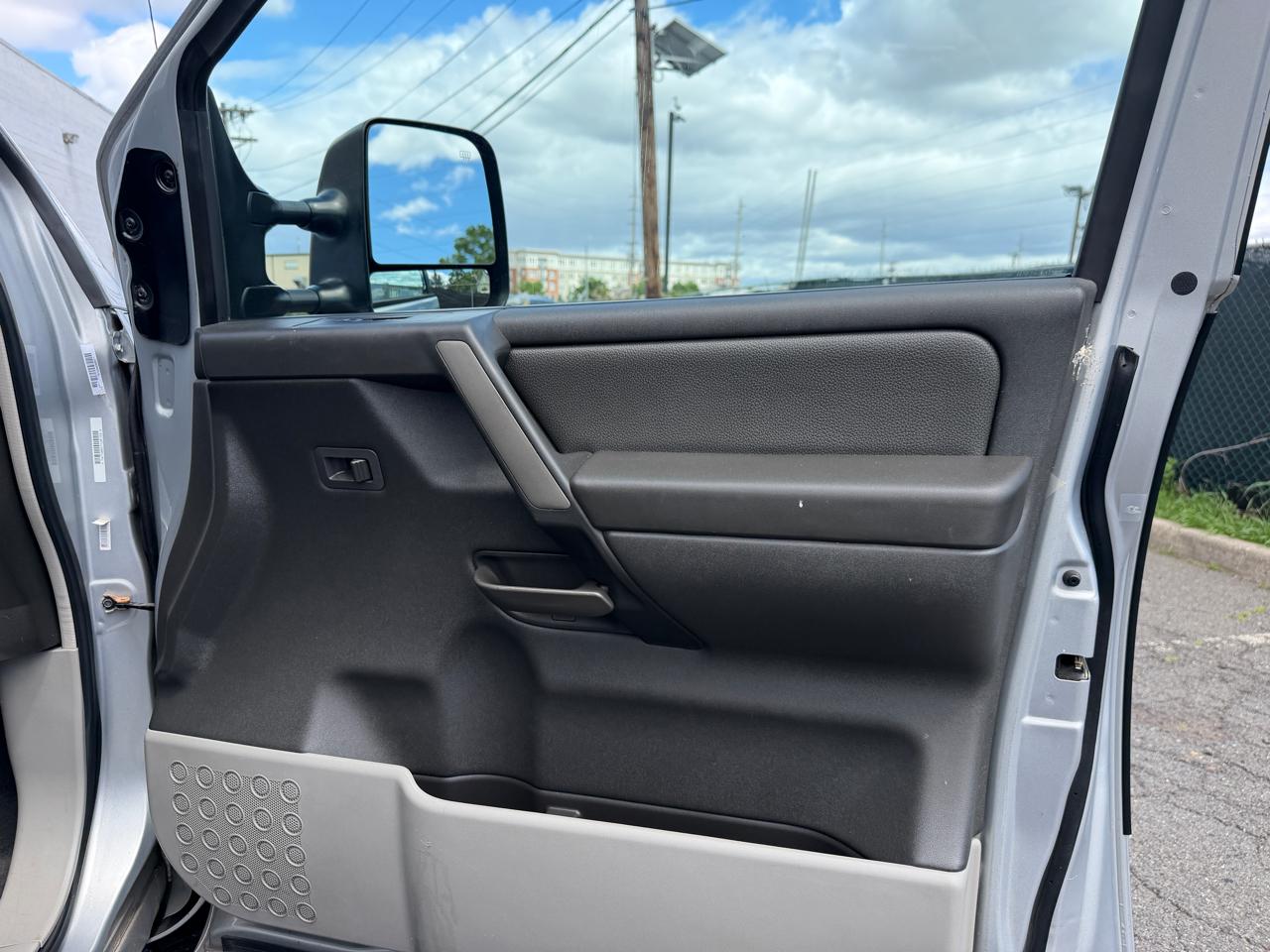 Nissan Titan LE King Cab 4WD 2004