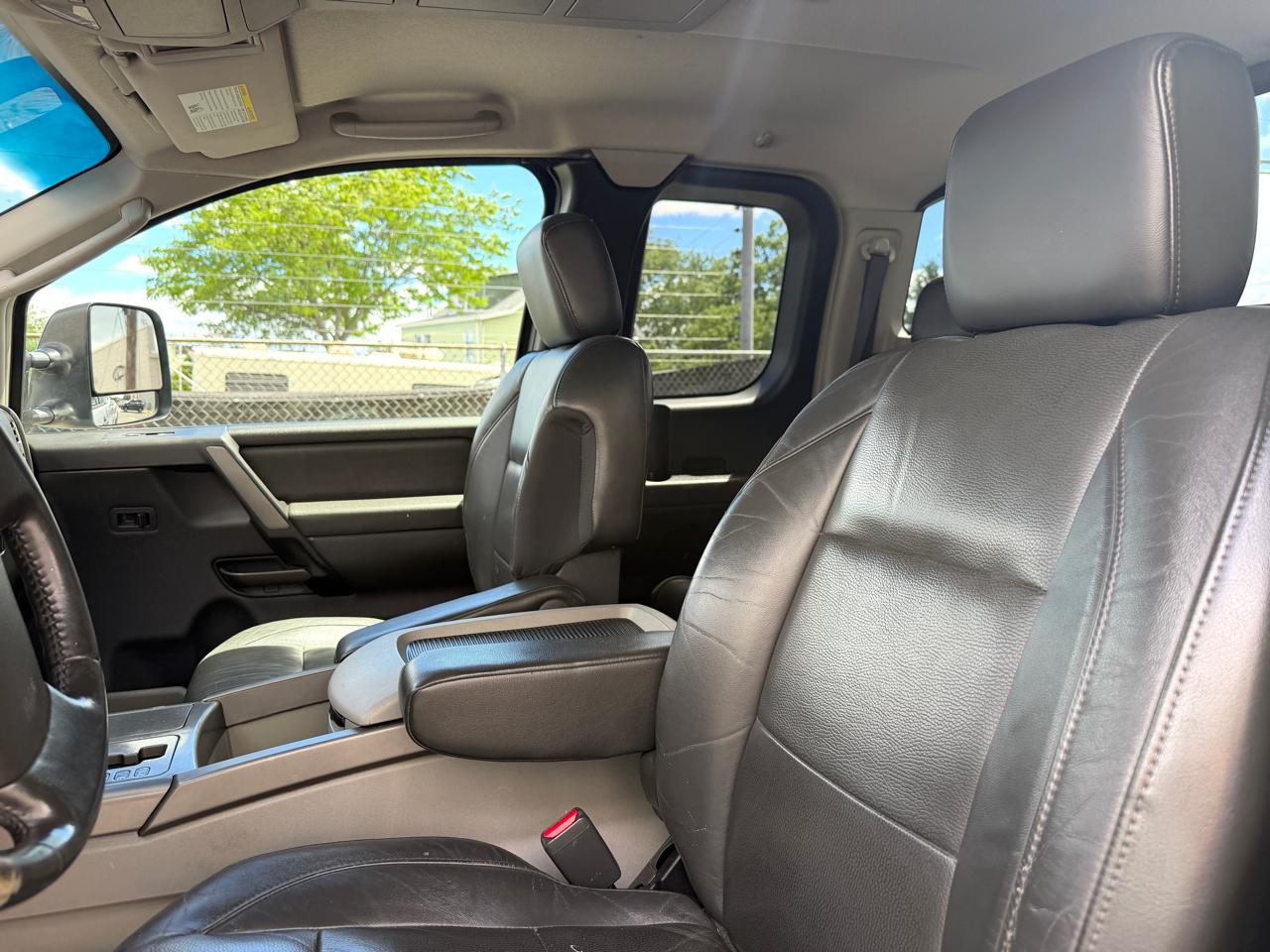 Nissan Titan LE King Cab 4WD 2004