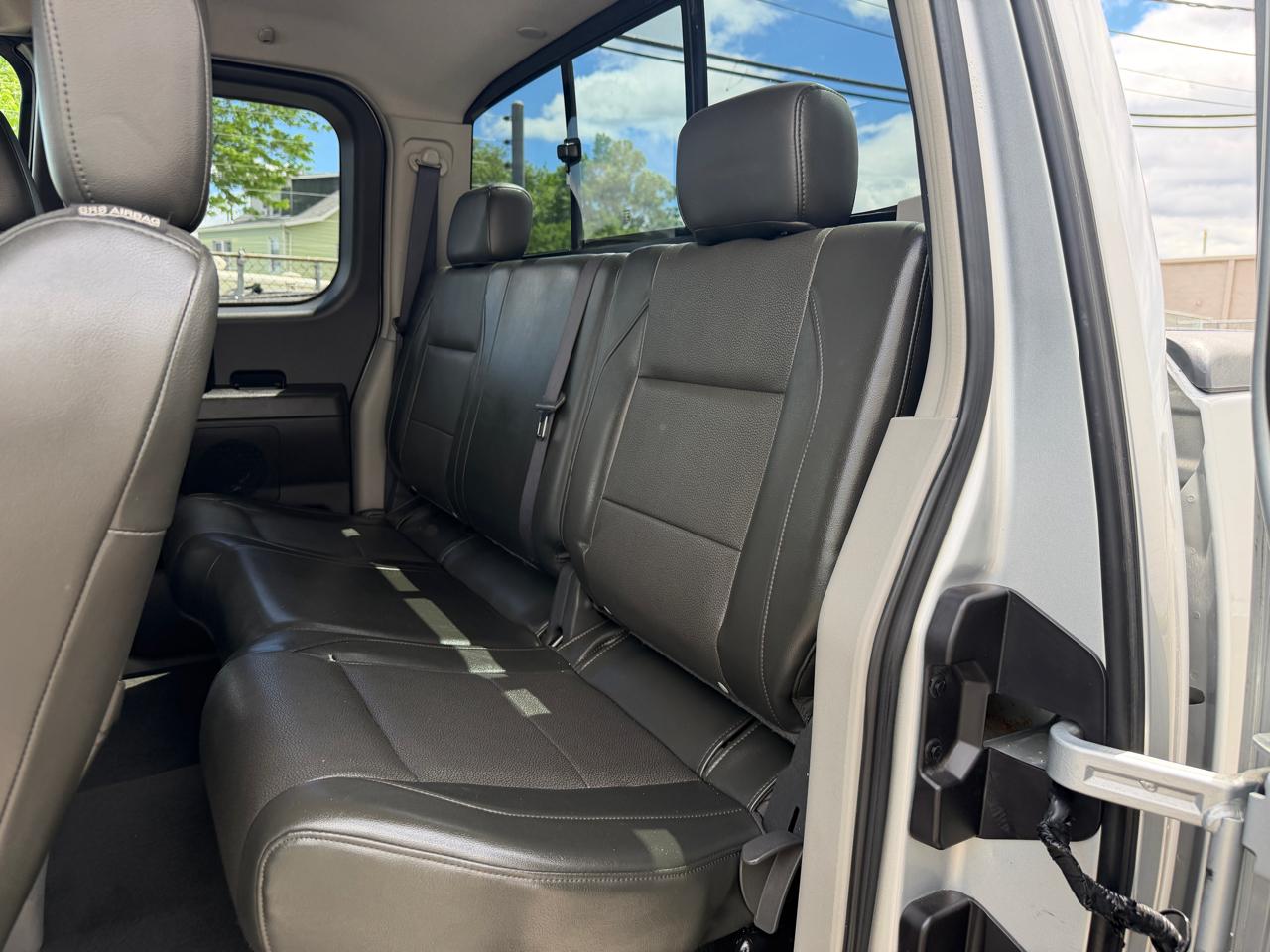 Nissan Titan LE King Cab 4WD 2004