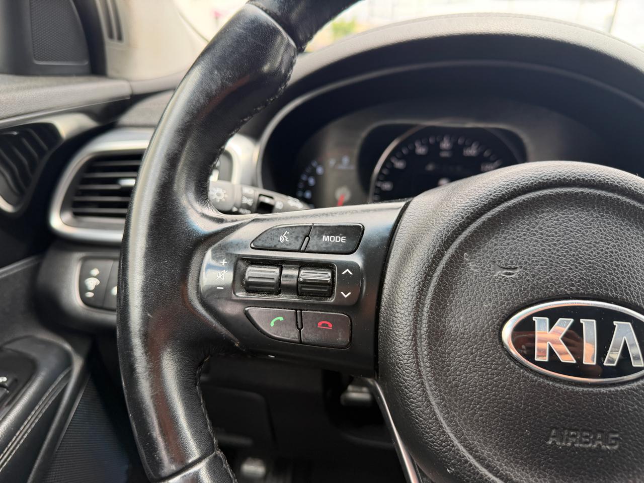 Kia Sorento AWD 4dr 3.3L SX 2016