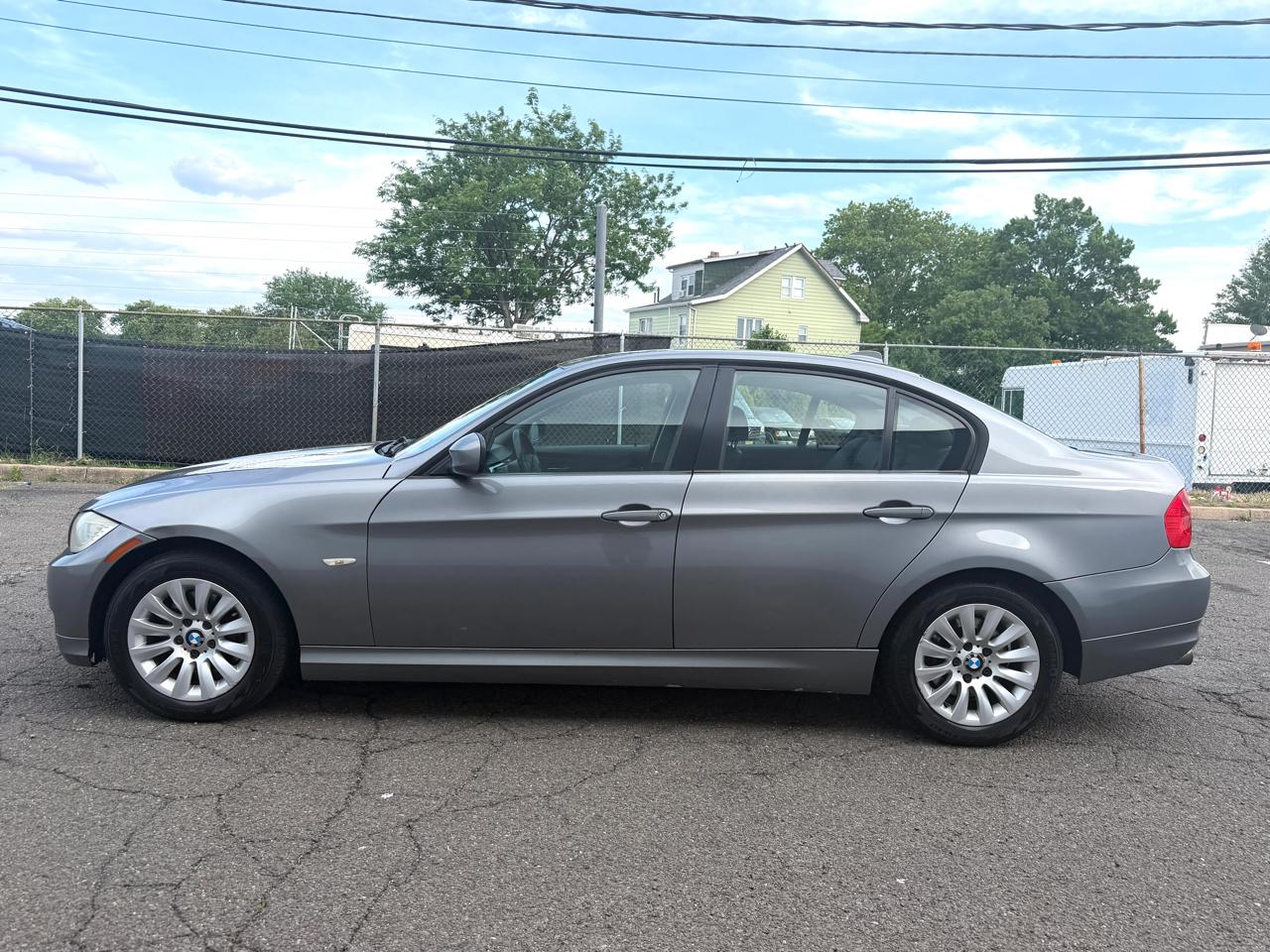 BMW 3 Series 4dr Sdn 328i RWD SULEV 2009