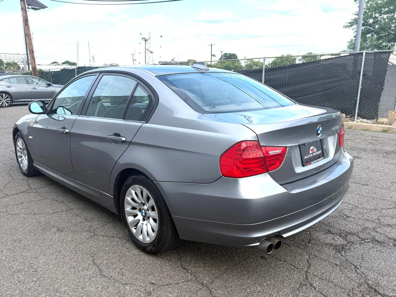 BMW 3 Series 4dr Sdn 328i RWD SULEV 2009