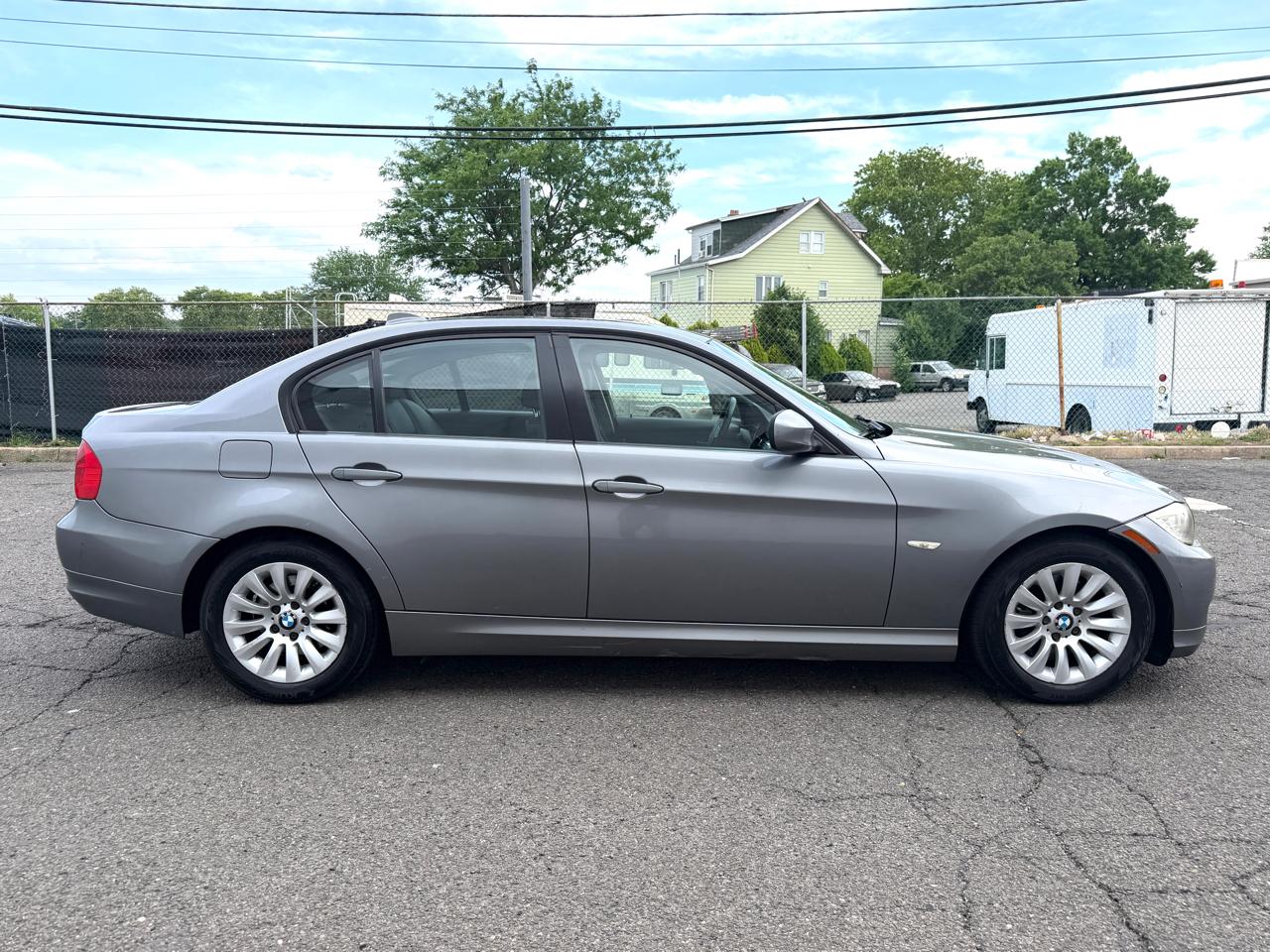 BMW 3 Series 4dr Sdn 328i RWD SULEV 2009