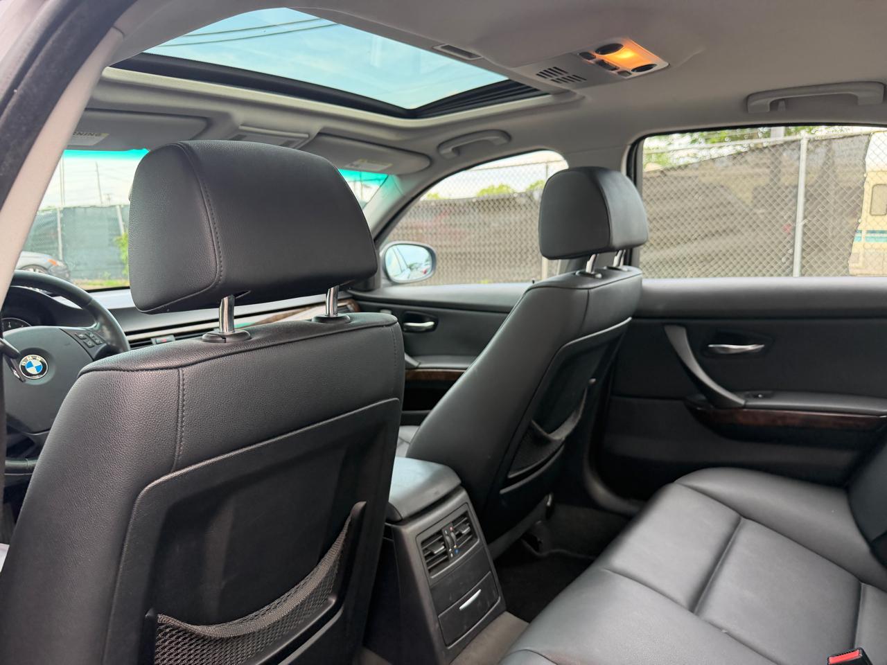 BMW 3 Series 4dr Sdn 328i RWD SULEV 2009