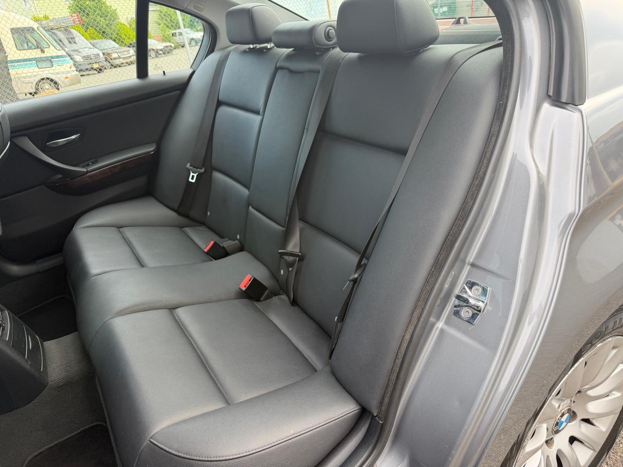 BMW 3 Series 4dr Sdn 328i RWD SULEV 2009