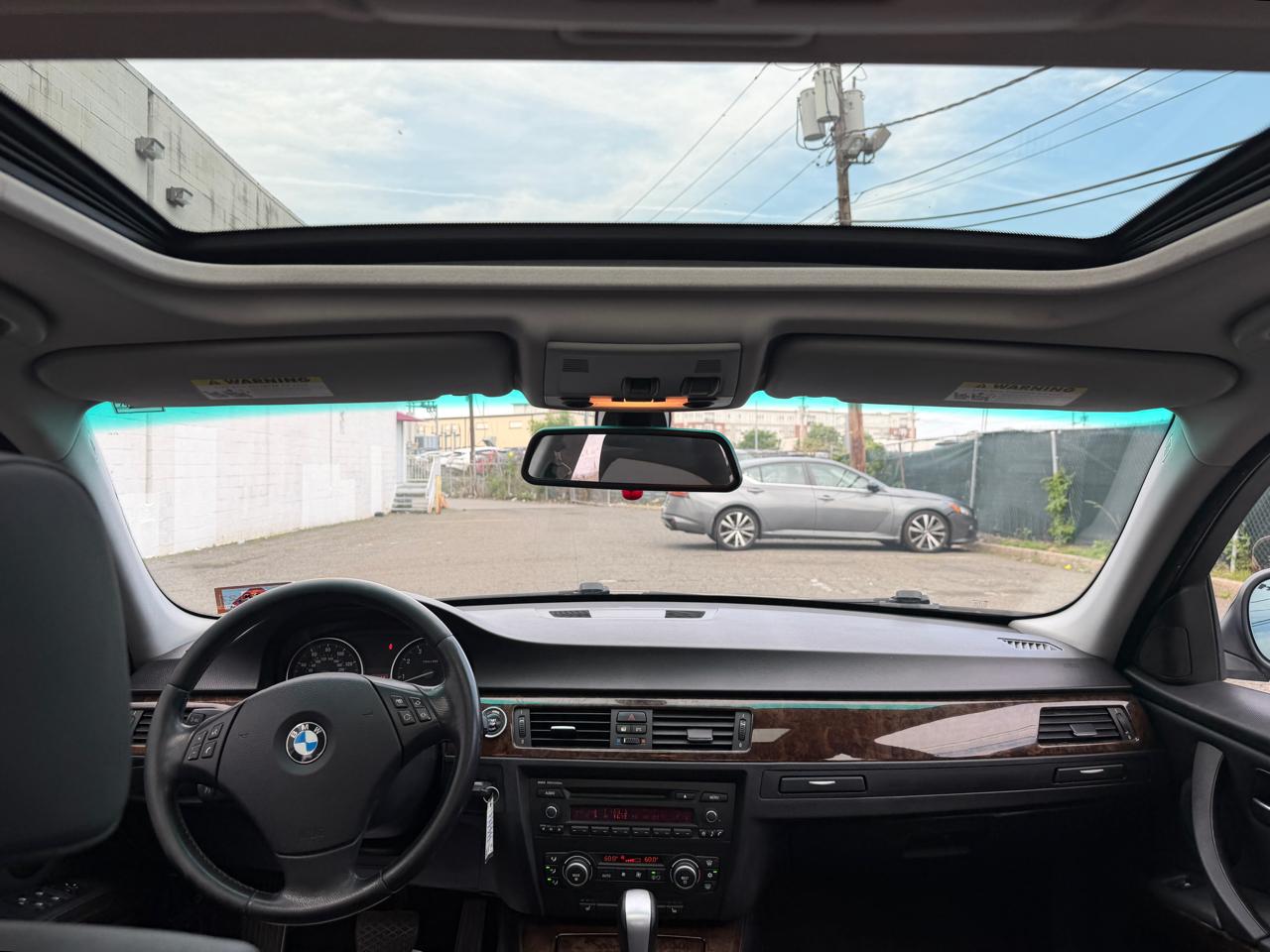 BMW 3 Series 4dr Sdn 328i RWD SULEV 2009