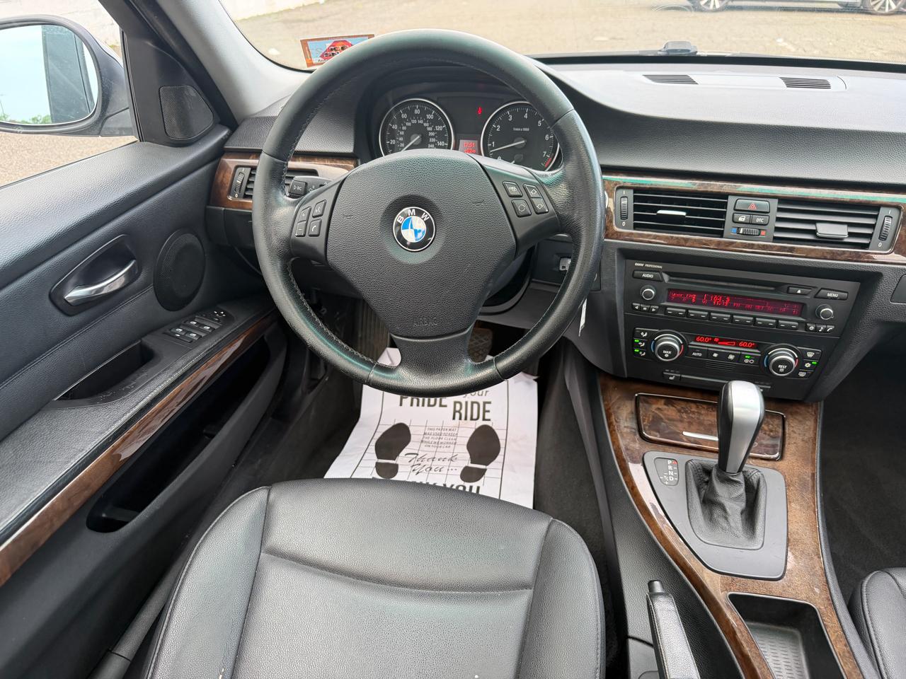 BMW 3 Series 4dr Sdn 328i RWD SULEV 2009