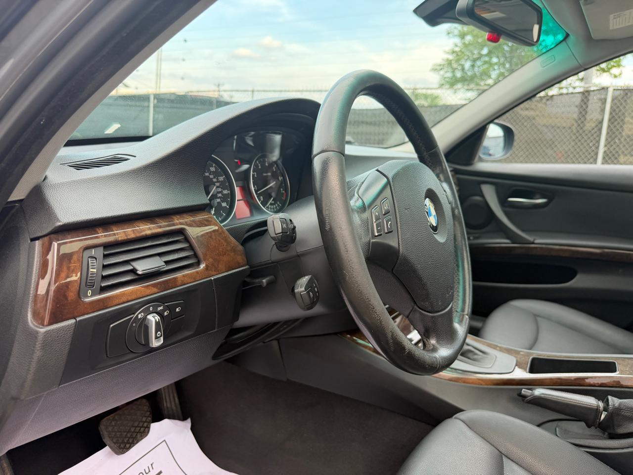 BMW 3 Series 4dr Sdn 328i RWD SULEV 2009
