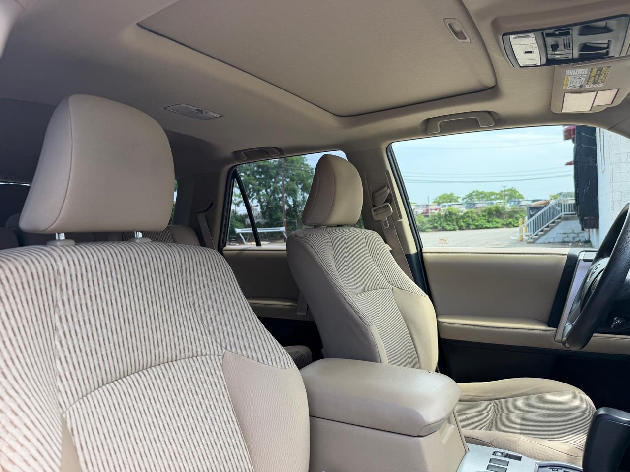 Toyota 4Runner 4WD 4dr V6 Limited (Natl) 2013