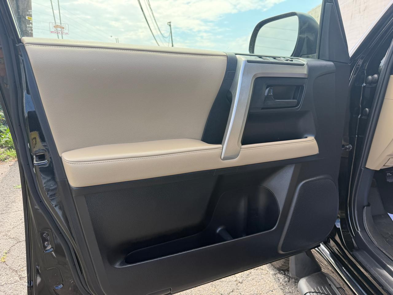 Toyota 4Runner 4WD 4dr V6 Limited (Natl) 2013
