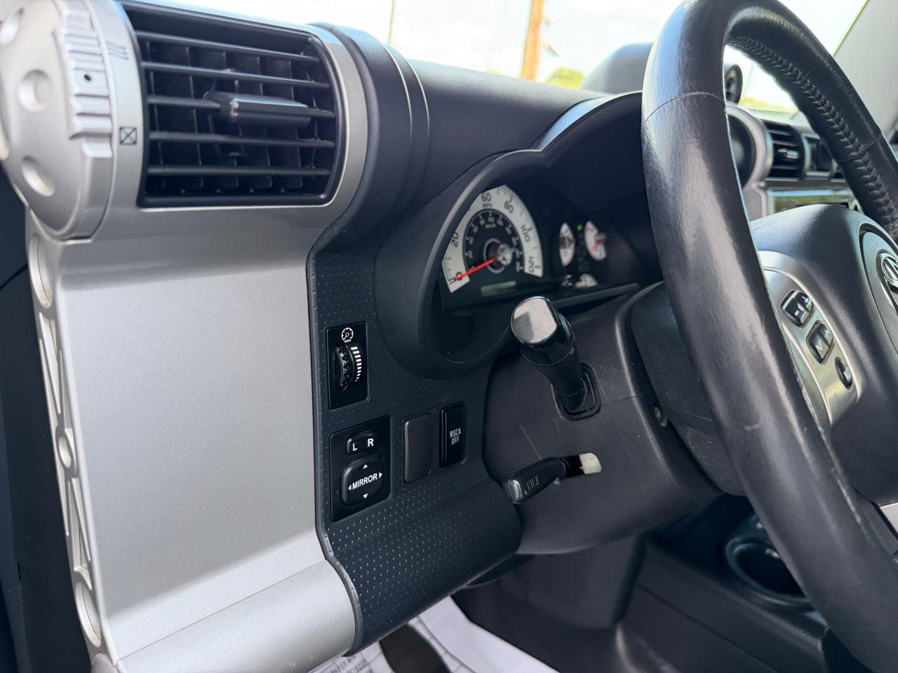 Toyota FJ Cruiser 4WD 4dr Man (Natl) 2014