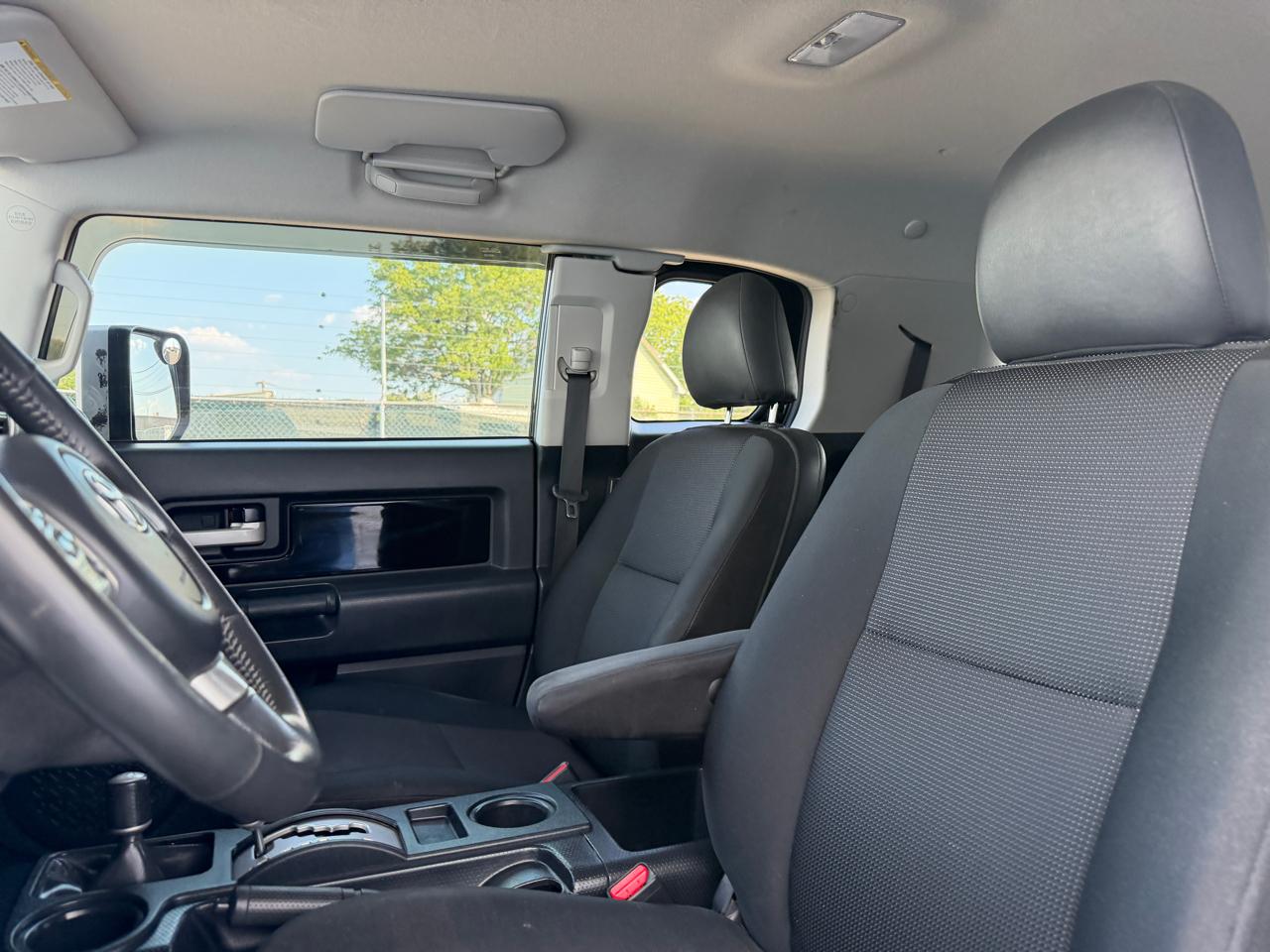 Toyota FJ Cruiser 4WD 4dr Man (Natl) 2014