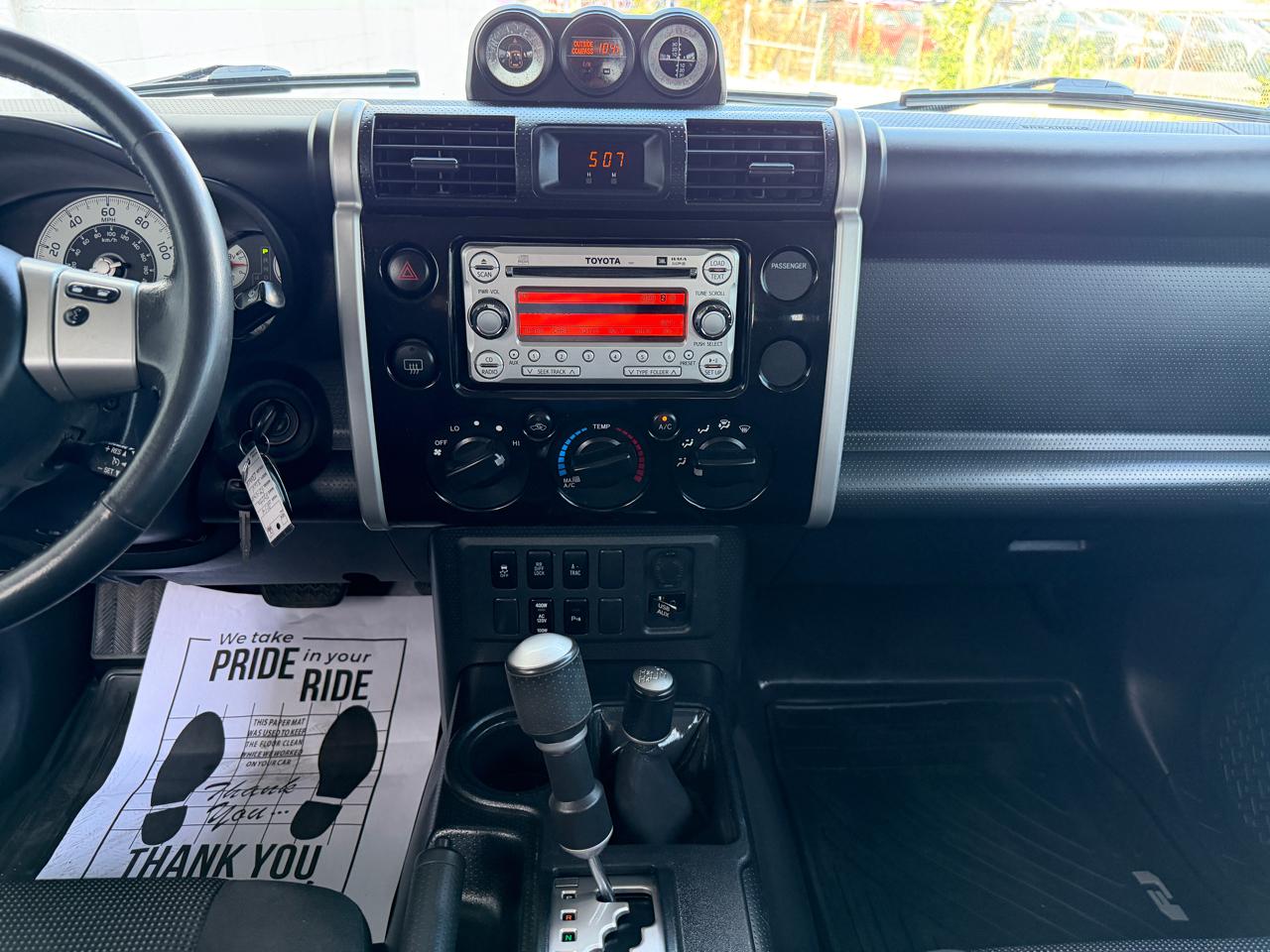 Toyota FJ Cruiser 4WD 4dr Man (Natl) 2014