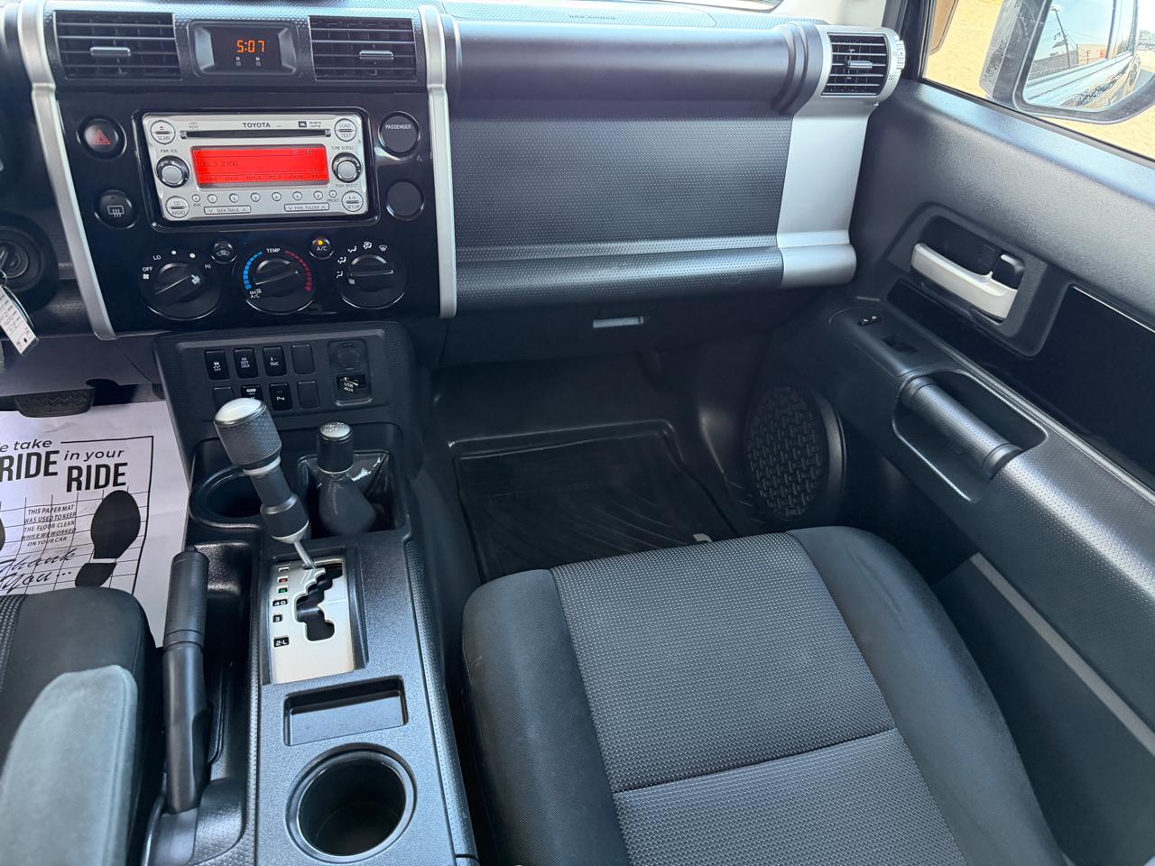 Toyota FJ Cruiser 4WD 4dr Man (Natl) 2014