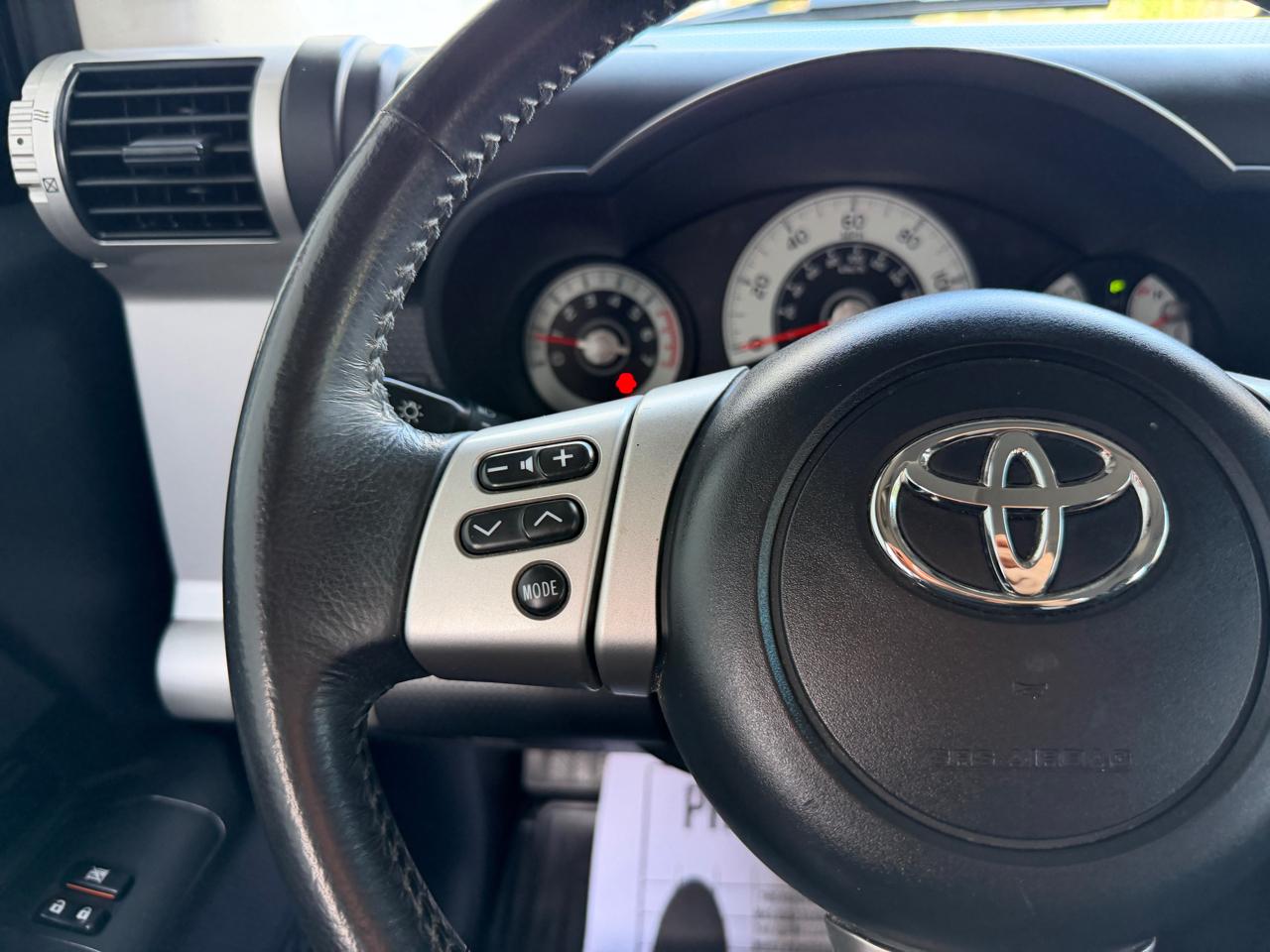 Toyota FJ Cruiser 4WD 4dr Man (Natl) 2014