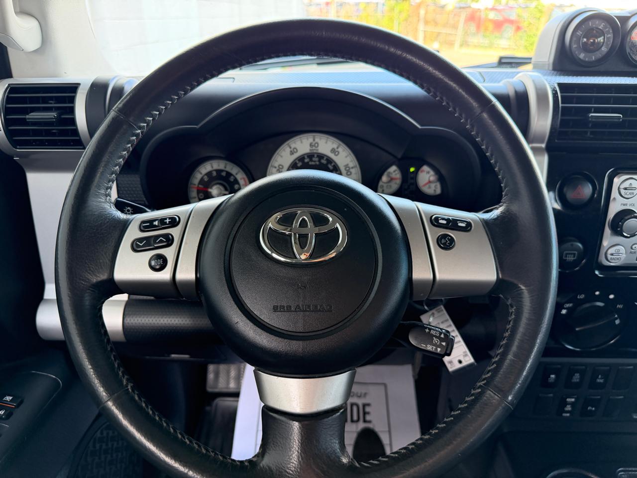 Toyota FJ Cruiser 4WD 4dr Man (Natl) 2014