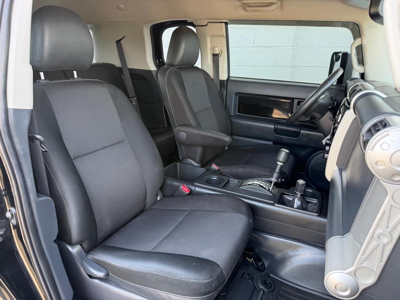 Toyota FJ Cruiser 4WD 4dr Man (Natl) 2014