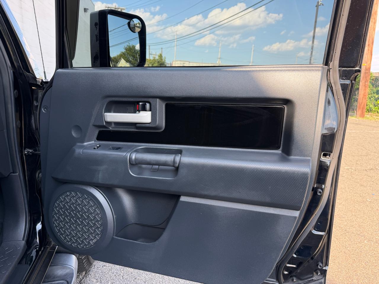 Toyota FJ Cruiser 4WD 4dr Man (Natl) 2014