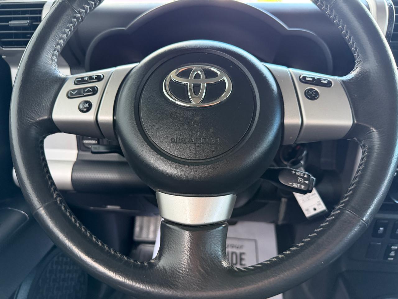 Toyota FJ Cruiser 4WD 4dr Man (Natl) 2014