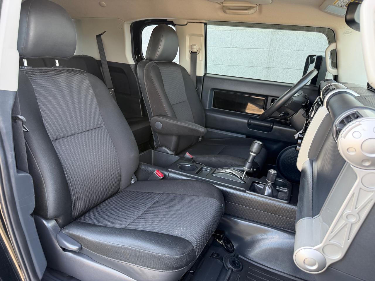 Toyota FJ Cruiser 4WD 4dr Man (Natl) 2014