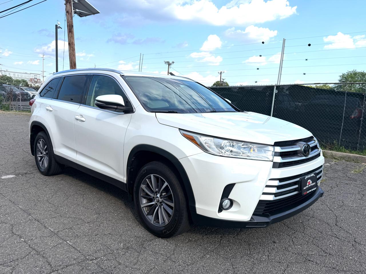 Toyota Highlander XLE V6 AWD (Natl) 2019